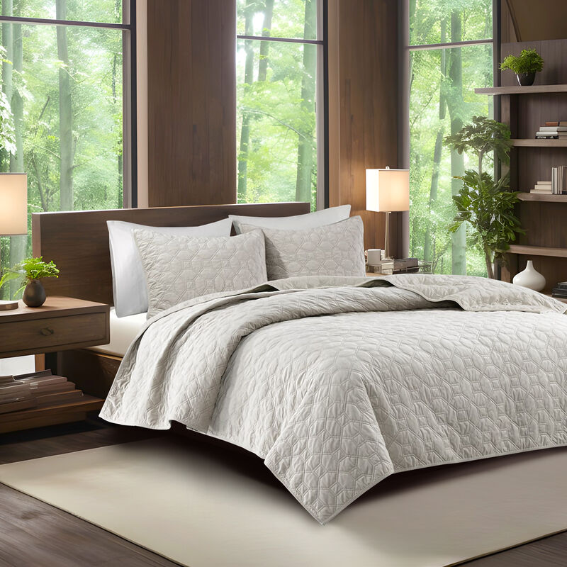 Gracie Mills Gayle 3-Piece Casual Geometric Velvet Quilt Set