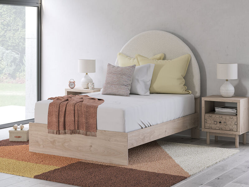 Shapella full Upholstered Panel Bed image number 1