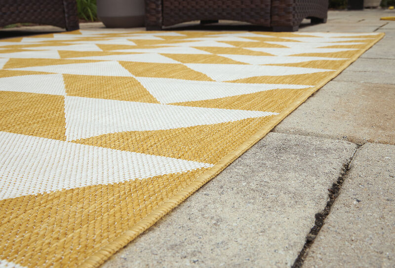 Thomley 5' x 7' Indoor/Outdoor Area Rug image number 2
