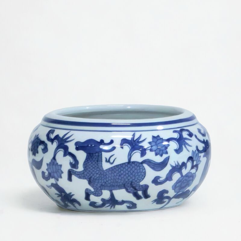 Aai Round Planter, Chinoiserie Deer Design, Blue And White image number 0