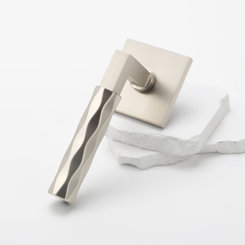 Hailey Modern Hall/Closet Interior Door Handle with Square Rosette and Concealed Screws (Passage) image number 7
