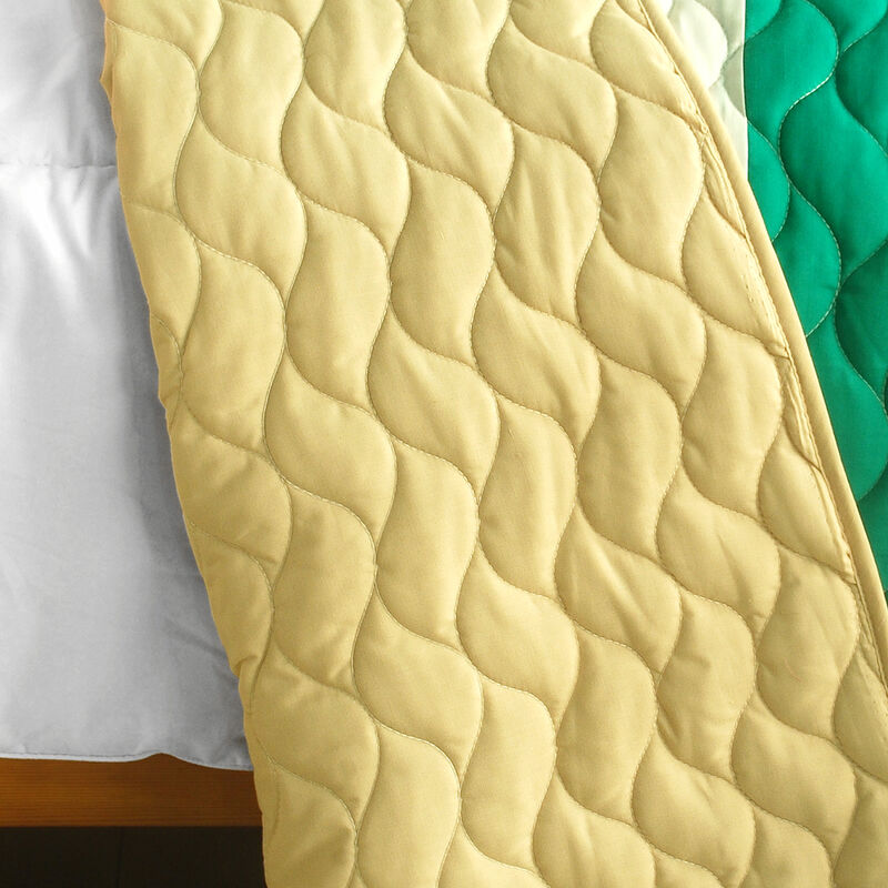 3 Piece Romantic Patchwork Quilt Set, Vermicelli Quilted Bedding Set-Dark Green image number 2
