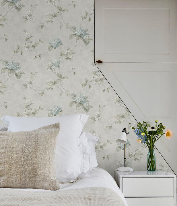 Magnolia Light Blue Hydrangea Trail Wallpaper