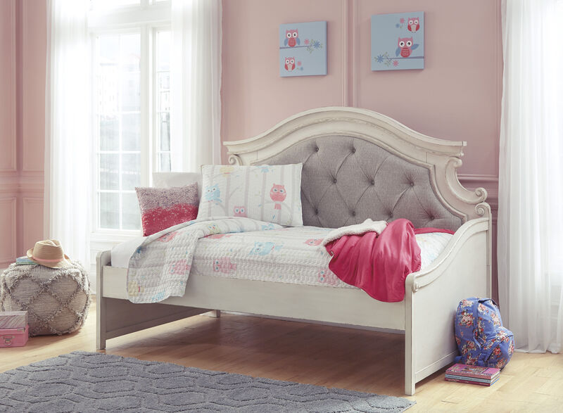 Realyn Twin Day Bed image number 1