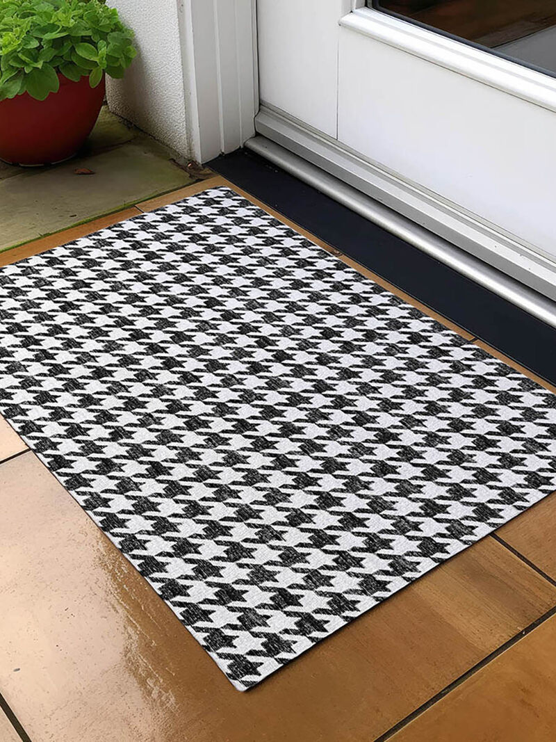 Hinton HN1 Black 20" x 30" Rug