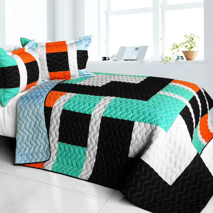 Queen Size 3-Piece Quilted Patchwork Quilt Set with Matching Shams