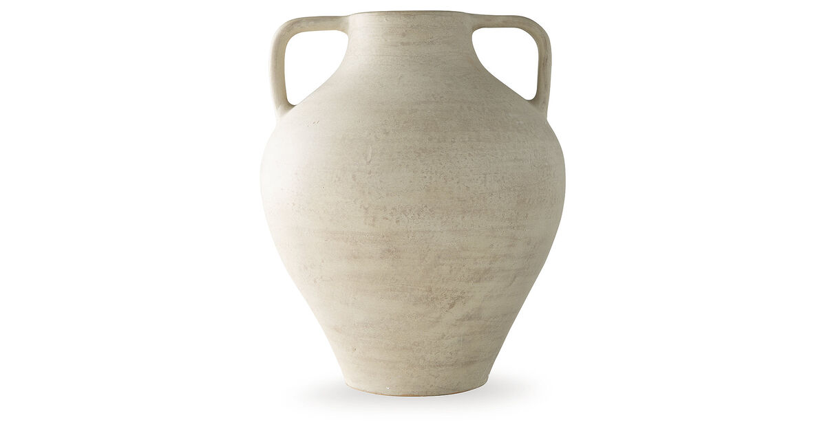 Justy Vase
