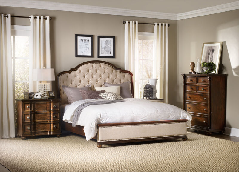 Leesburg King Upholstered Bed image number 1