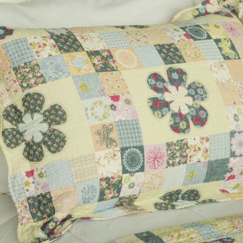 Queen Size Cotton 3-Piece Vermicelli Quilted Printed Quilt Set with Matching Shams image number 2