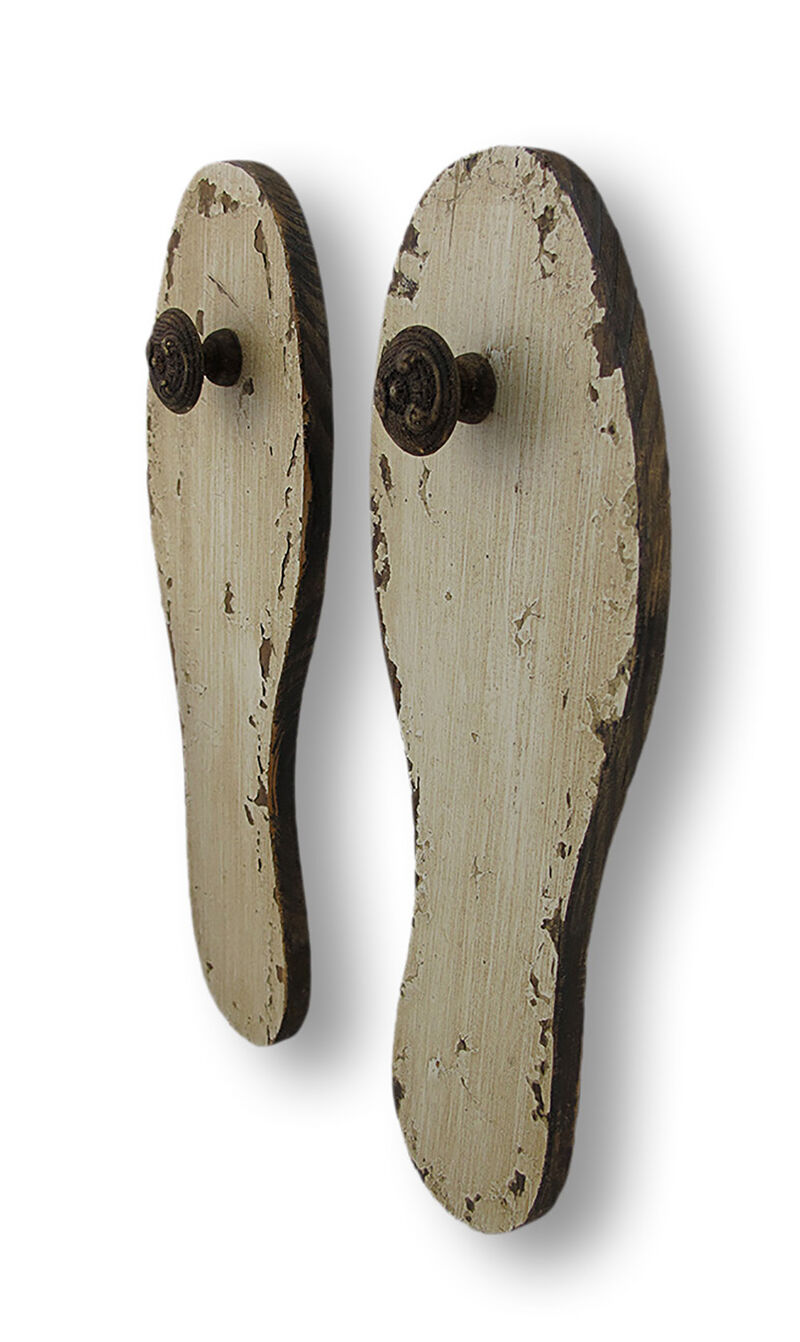 Distressed Finish Antique White Wooden Shoe Sole Wall Pegs image number 1