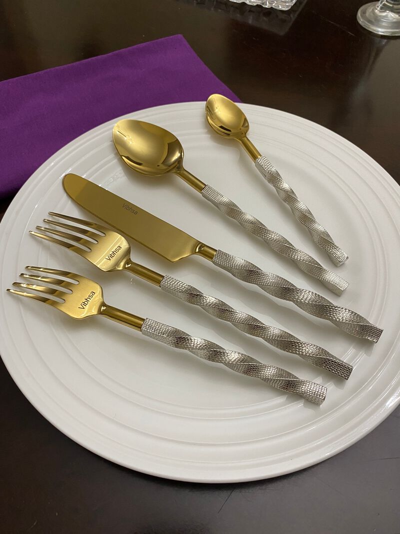 Elegant Gold Flatware 20 Piece Place Setting (Twist Handle)
