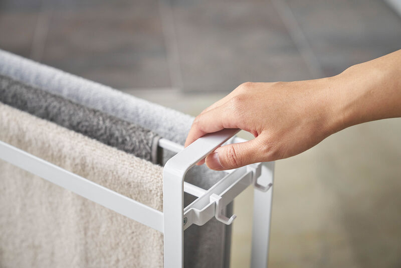 Rolling Towel Rack