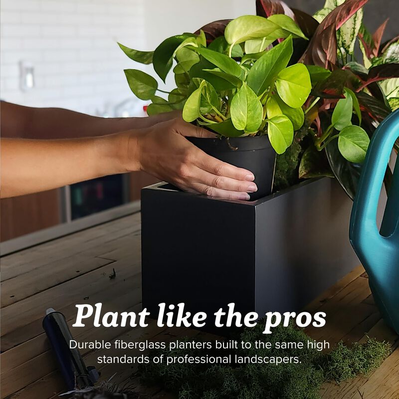 Greenline Fiberglass Alice Extra Large Indoor/Outdoor Rectangle Planter.