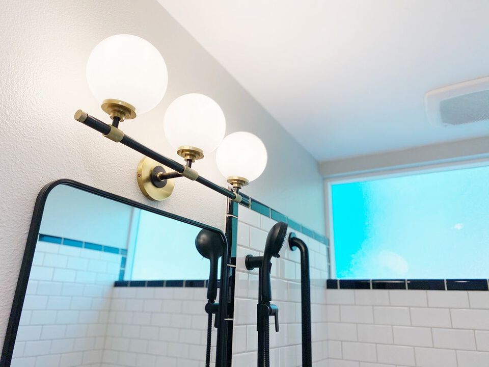 Bowery Bath And Vanity Light