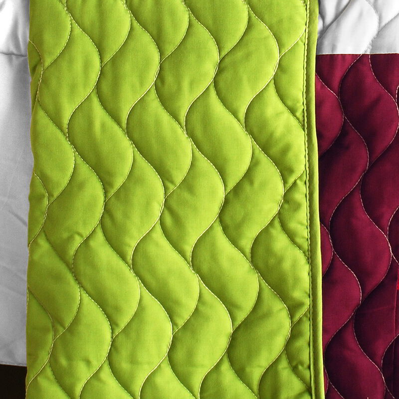 3-Piece Quilted Patchwork Plaid Quilt Set Lightweight Bedding image number 4
