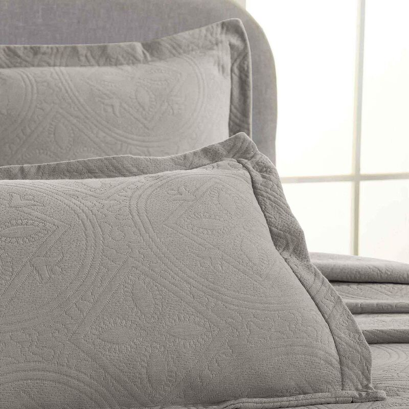Lightweight Cotton Bedspread Set 3-Piece, Celtic Circle Patterned Matelasse image number 3