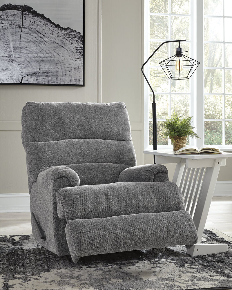 Man Fort Recliner image number 2