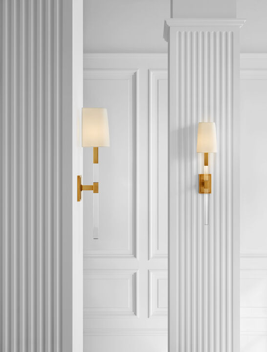 Reagan Medium Tail Sconce