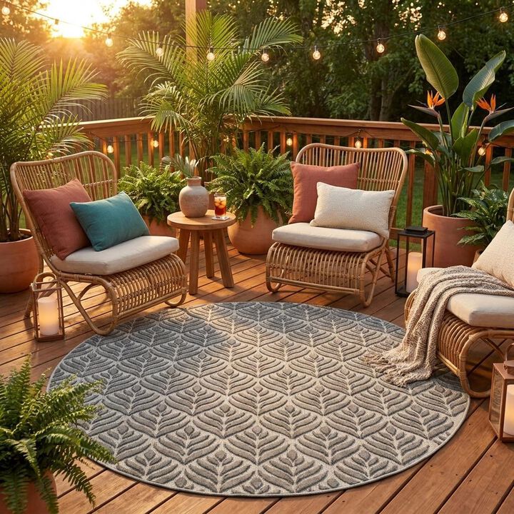 HomeRoots Round Floral Indoor Outdoor Area Rug