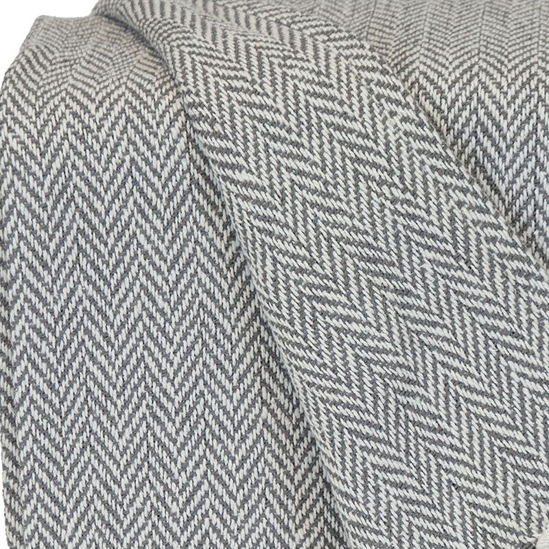HomeRoots Handloomed Light Gray Cotton Throw Blanket with Tassels image number 3