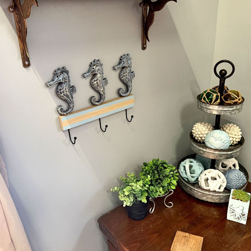 Things2die4 Blue Distressed Seahorse Decorative Wall Hooks Rack, 11 Inch image number 5