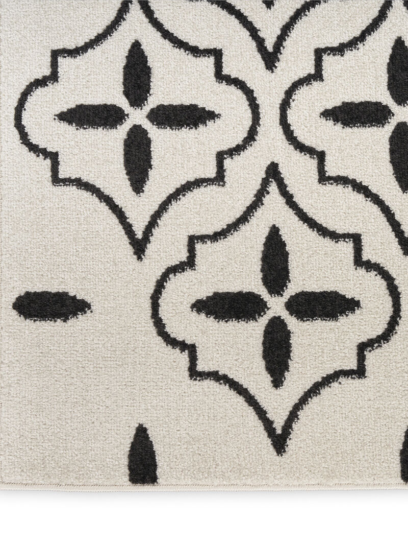 Nourison Essentials NRE04 Ivory/Black 6' x 9' Rug