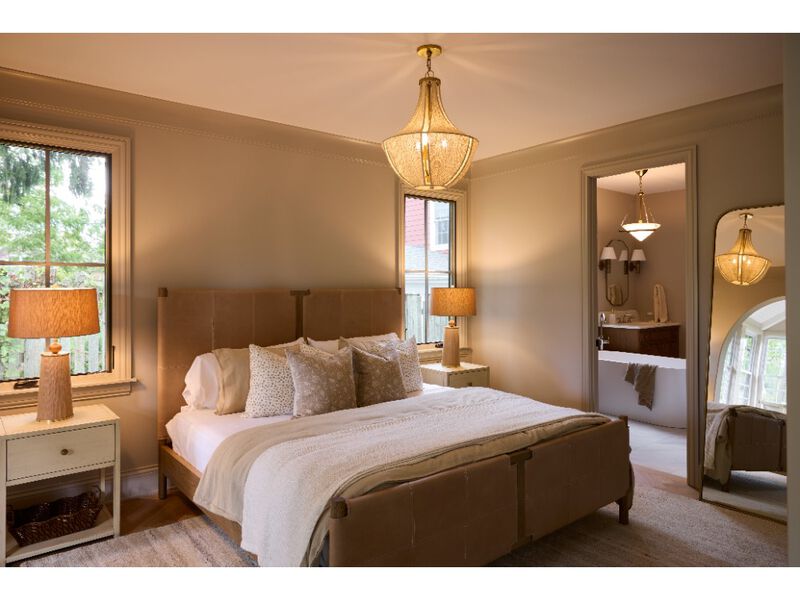 January Table Lamp image number 9