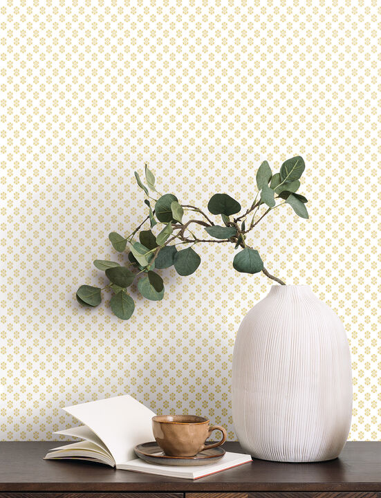 Brioni Butter Floral Stamp Wallpaper
