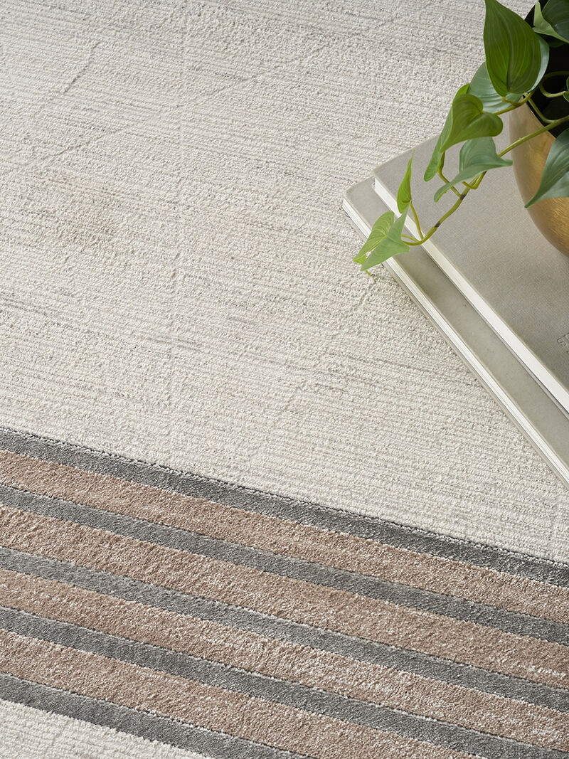 Desire DSR01 Ivory/Silver 3'11" x 5'11" Rug