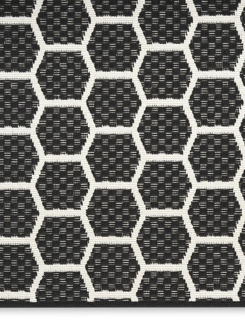 Twist Reversible TWS01 Black 2'2" x 8' Rug