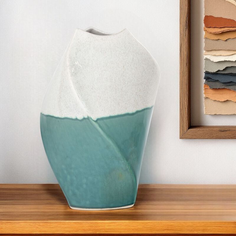 Ombre Ceramic Wavy Table Vase – Stylish Decorative Vase for Living Room, Bedroom, or Office