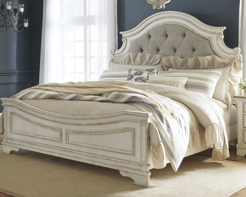 Realyn CailKing Upholstered Panel Bed