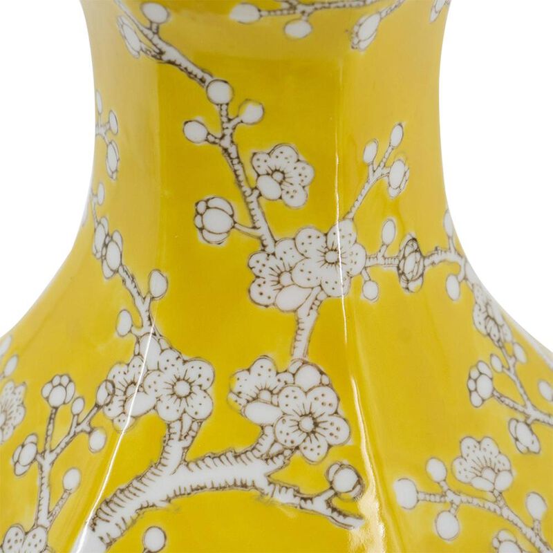 HomeRoots 14" Yellow And White Chinoiserie Floral Porcelain Table Vase image number 3
