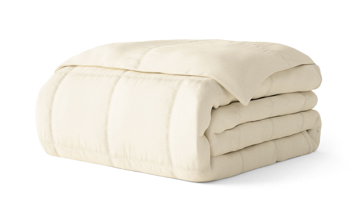 Essential Soft Lightweight Down-Alternative Comforter