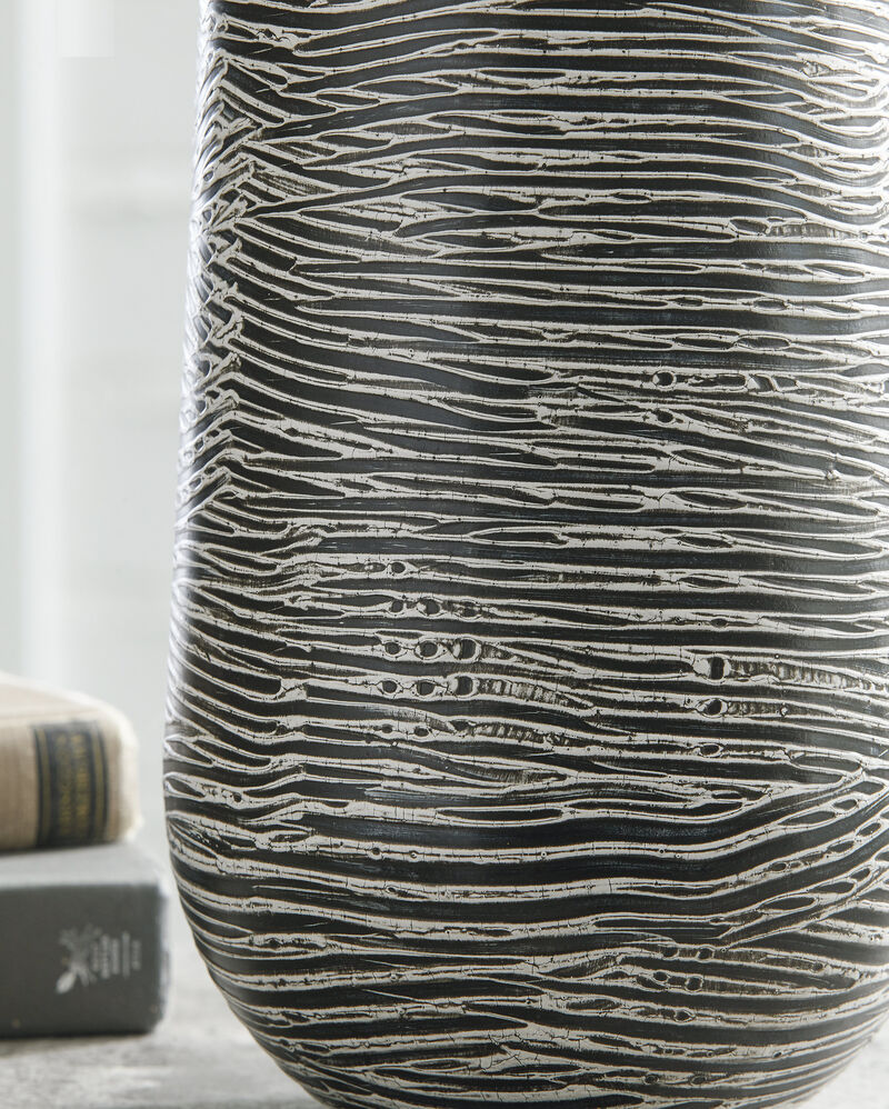 Fynn Vase image number 2