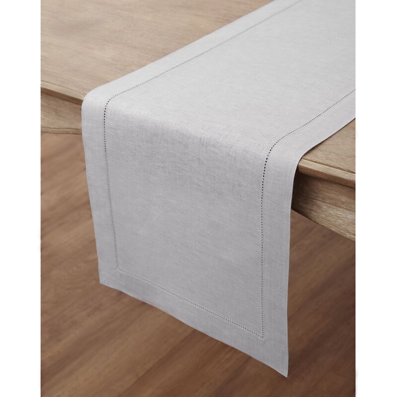Solino Home Fete 100% Linen Tablecloth &ndash; Handcrafted, Machine Washable, Perfect for Holiday and Everyday Dining