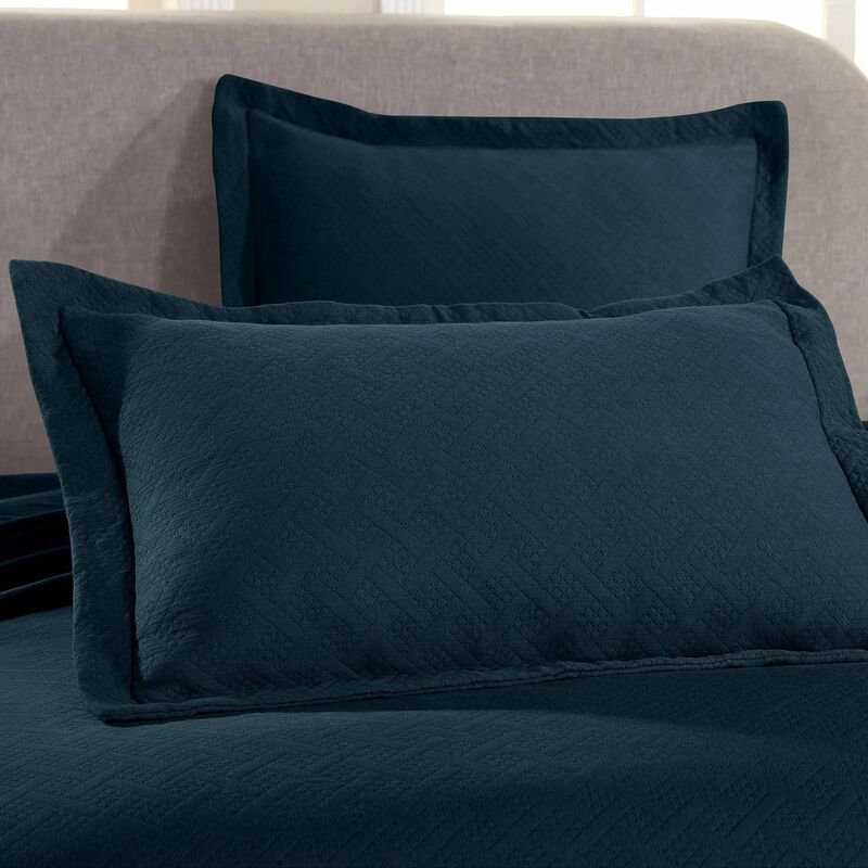 Lightweight Cotton Matelasse Bedspread Set with Matching Shams image number 4