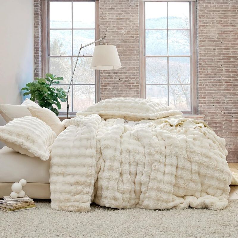 Chunky Bunny&reg; on a Snowday - Coma Inducer&reg; Oversized Comforter Set - Chunky Bunny&reg; Reverse - Fluffy White