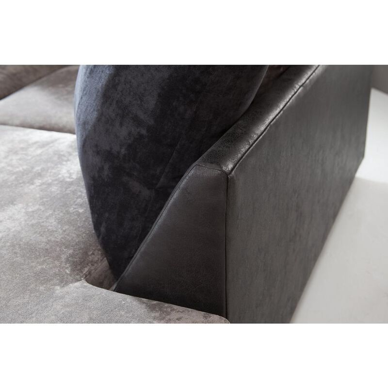 American Furniture Classics American Furniture L Shaped Sectional Sofa with 8 Back Pillows and 2 Accent Pillows