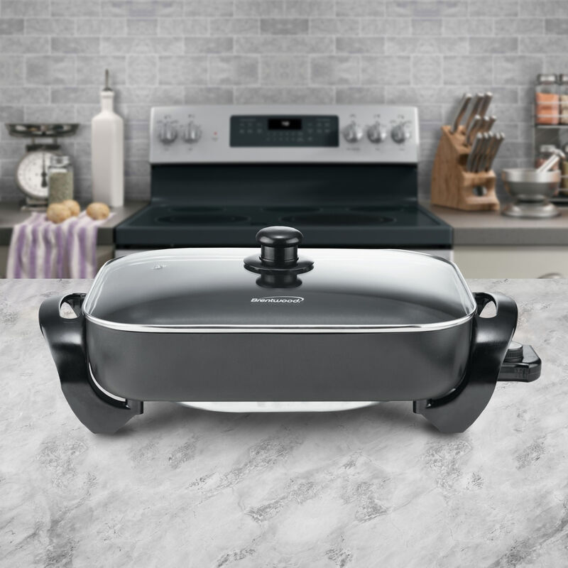Brentwood 16 Inch Nonstick Electric Skillet with Glass Lid in Black