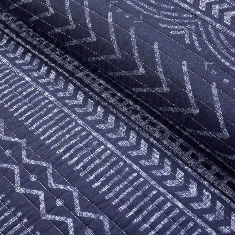 Hivvago King size Scandinavian Chevron Navy Blue White Reversible Cotton Quilt Set