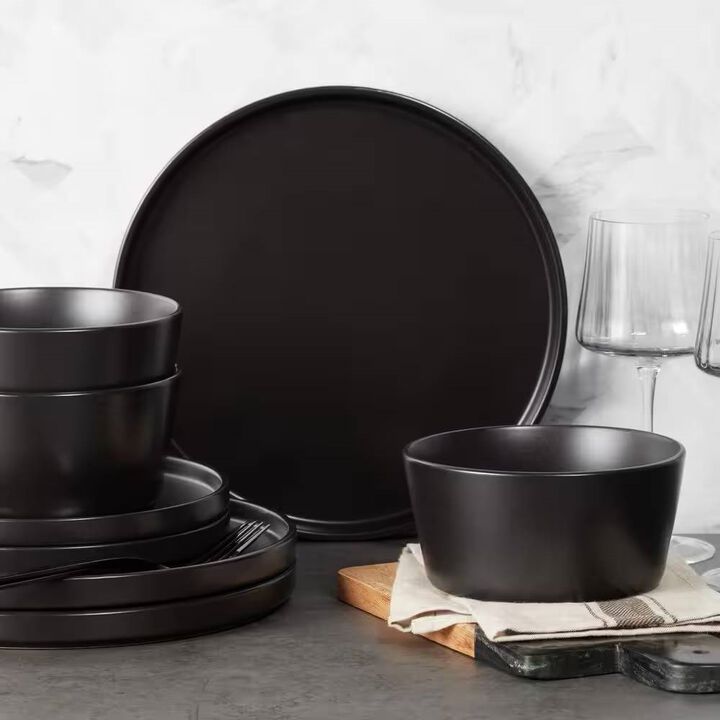 16-Piece Stoneware Dinnerware Set, Service for 4 with Plates, Bowls, and Mugs