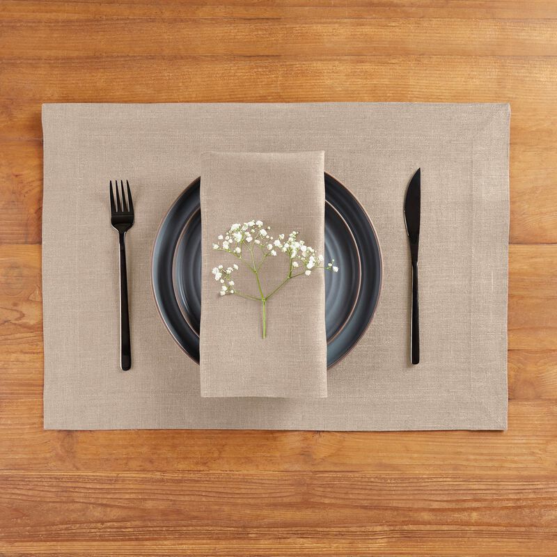 Solino Home Diana 100% Linen Dinner Napkins &ndash; Set of 4, 20 x 20 in, Machine Washable, Holiday and Everyday Dining