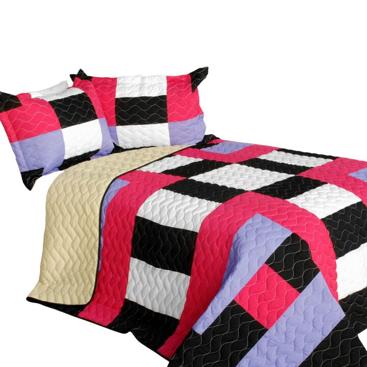 3-Piece Patchwork Quilt Set with Vermicelli Quilting and Geometric Pattern