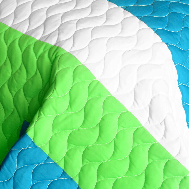 Queen Size Reversible Quilt Set 3 Piece with Vermicelli Quilting and Geometric Pattern-Green image number 4