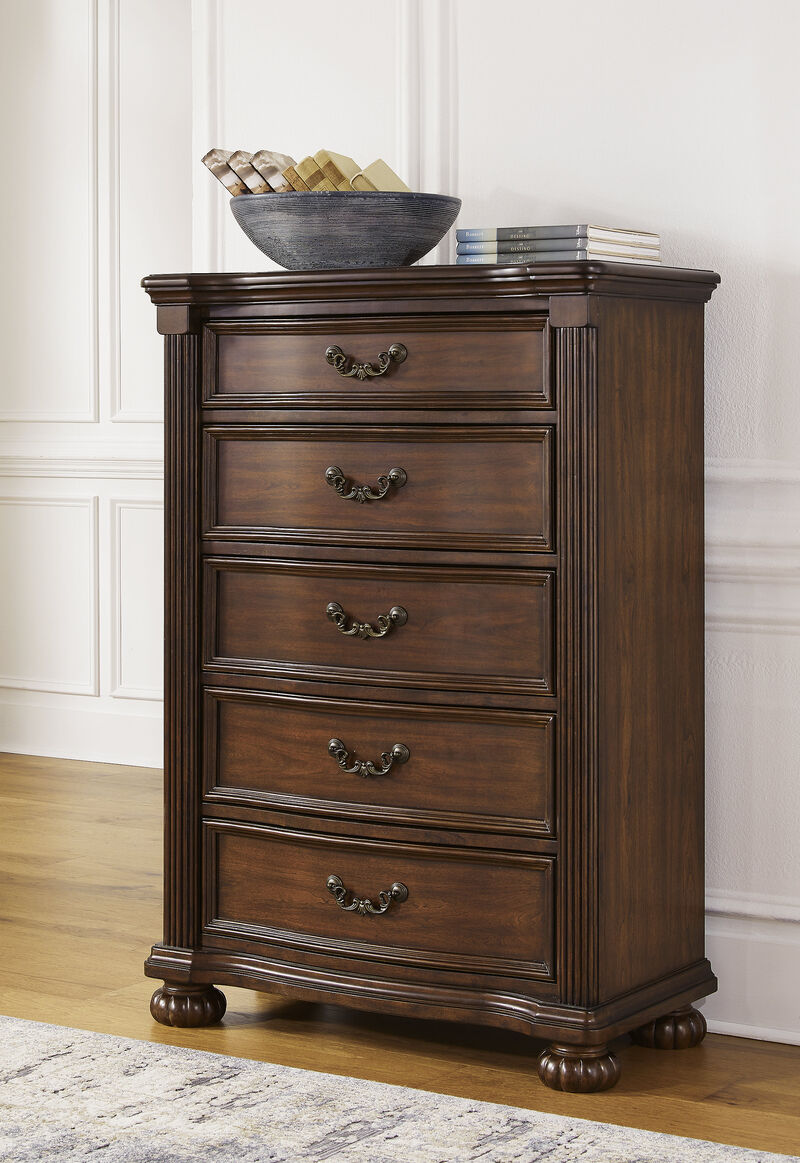 Lavinton Chest of Drawers image number 1