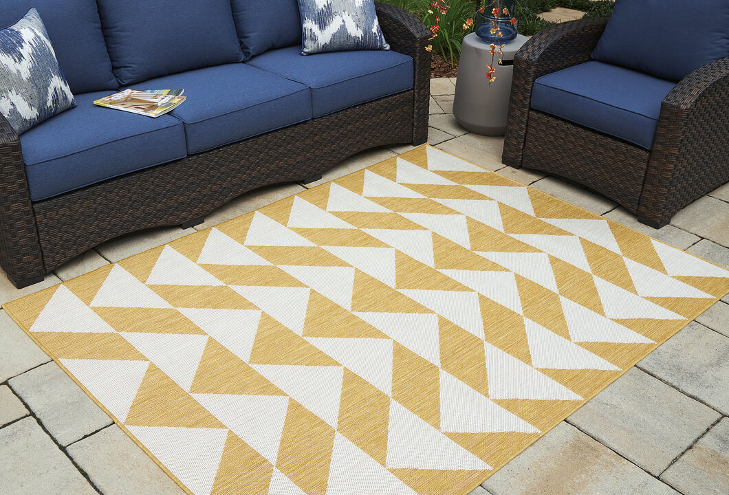 Thomley 5' x 7' Indoor/Outdoor Area Rug