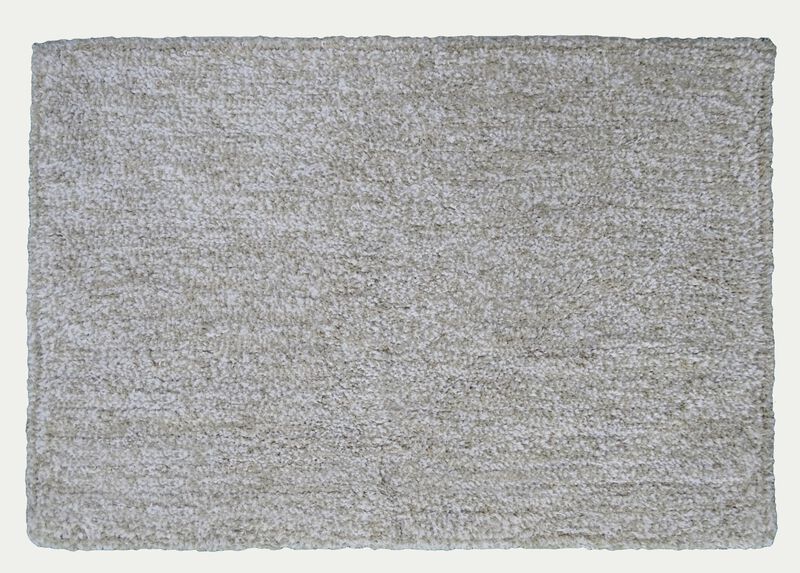 Ivory & White Bathroom Rug 20"x32"