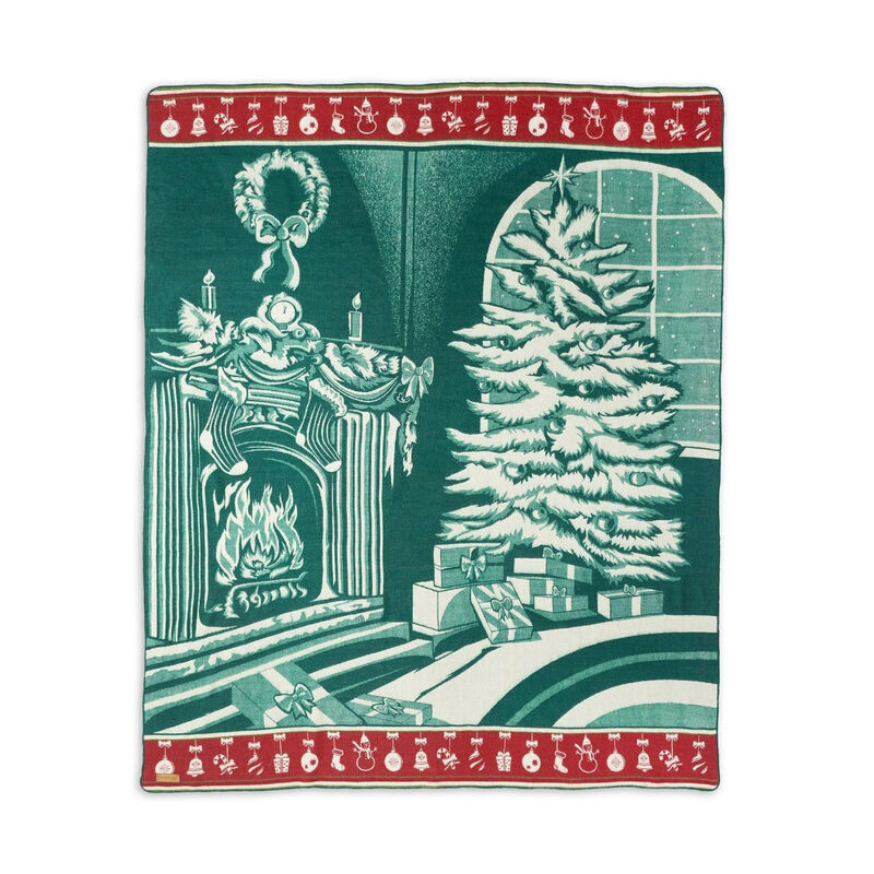 HomeRoots Ultra Soft Green Christmas Scene Handmade Queen Size Throw Blanket image number 3