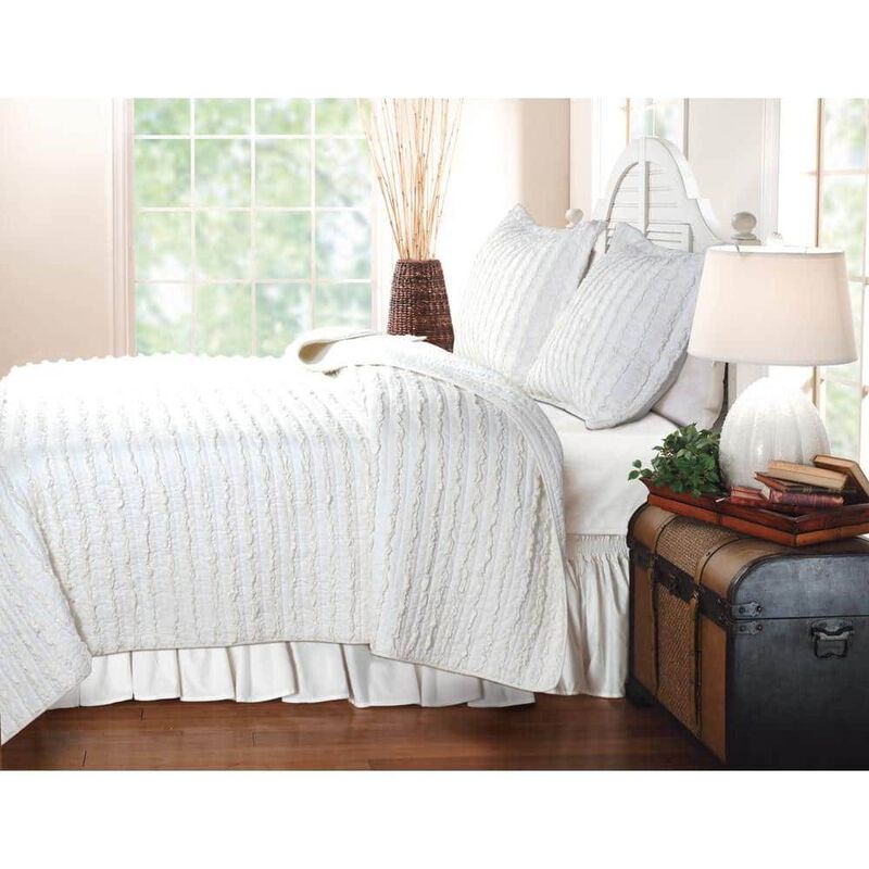 3-Piece 100% Cotton Quilt Set with 2 Pillow Shams and Ruffles, Soft Bedding for All-Season Comfort